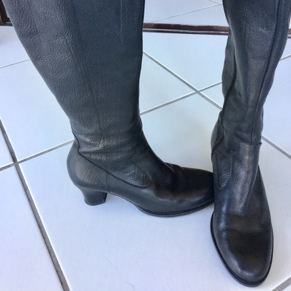 Gianni Bini Black Leather Boots